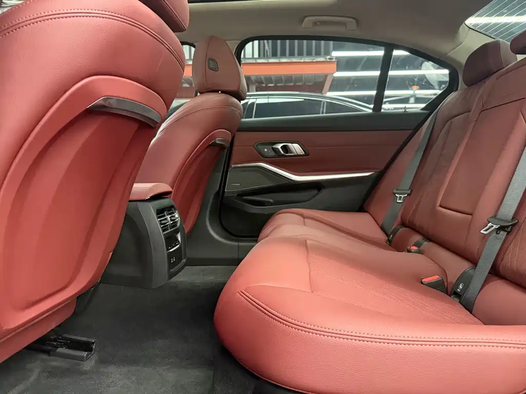 BMW 3 Series — миниатюра 11