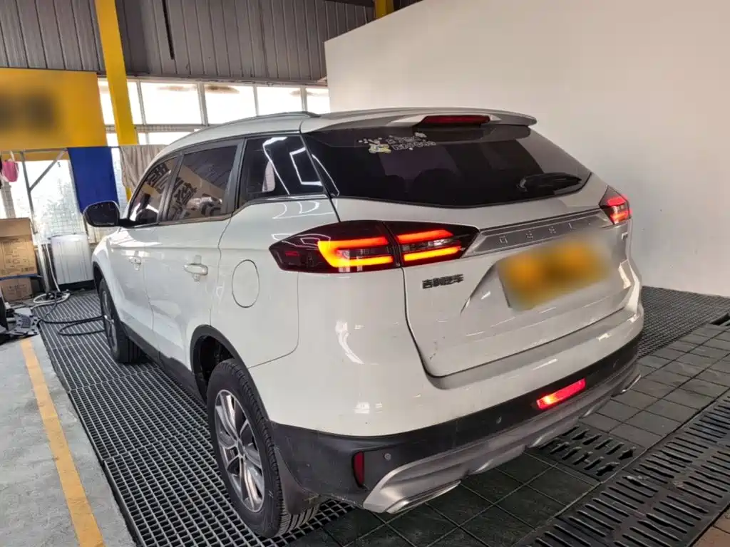 Geely Boyue — миниатюра 5