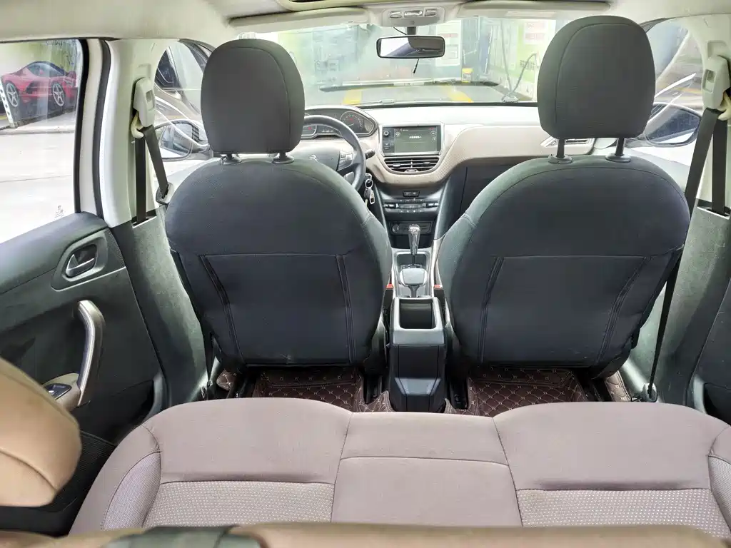 Peugeot 2008 — миниатюра 10