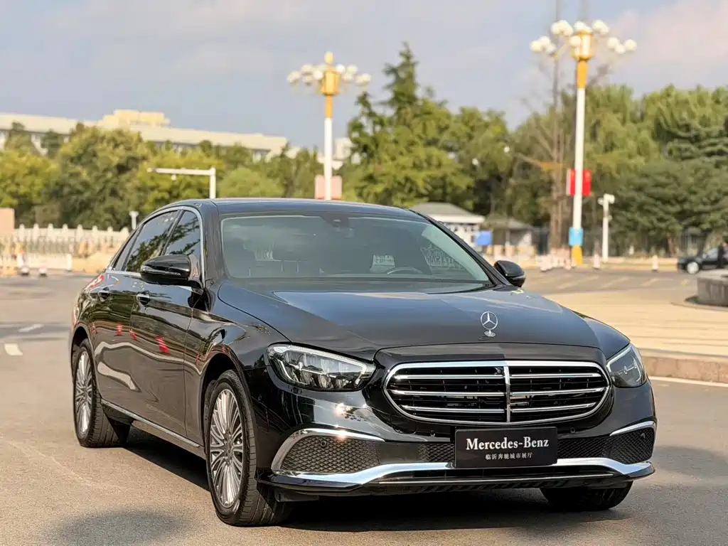 Mercedes-Benz E-Class — миниатюра 3