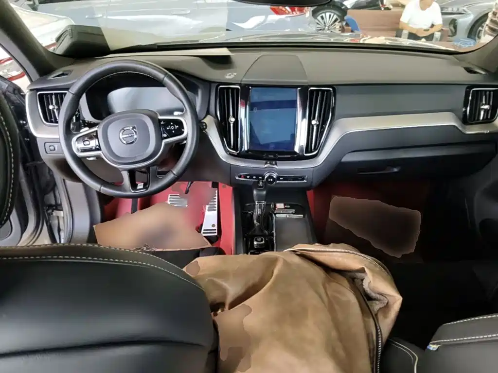 Volvo XC60 — миниатюра 10