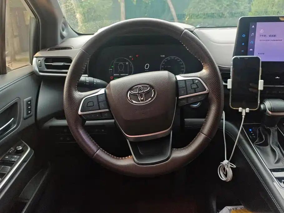 Toyota Sienna — миниатюра 15