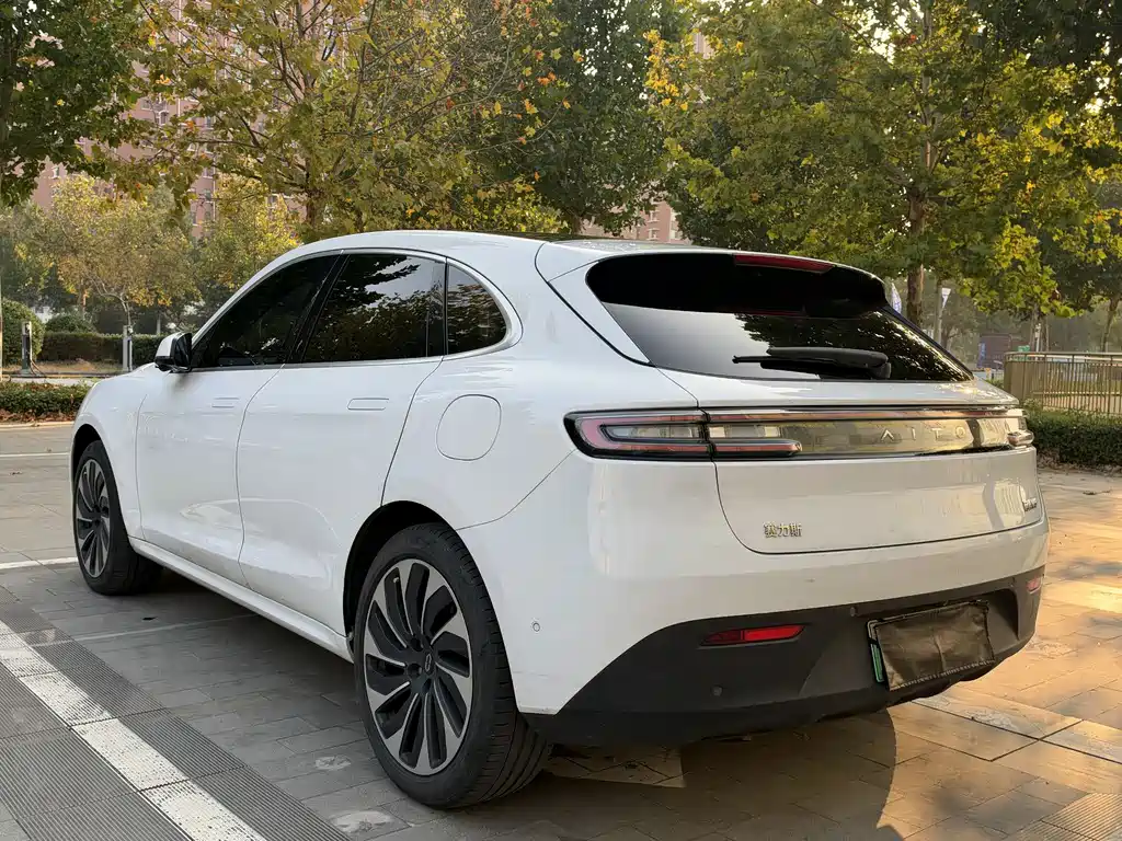 AITO AITO M5 — миниатюра 10