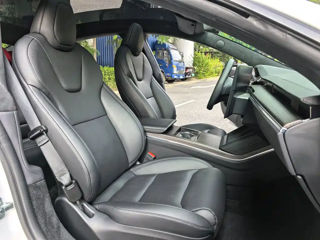 Tesla Model S — миниатюра 7