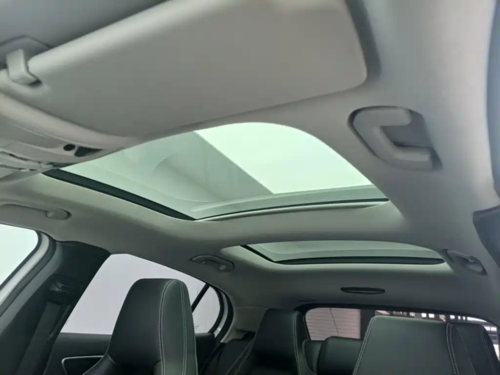 Mercedes-Benz GLA — миниатюра 10