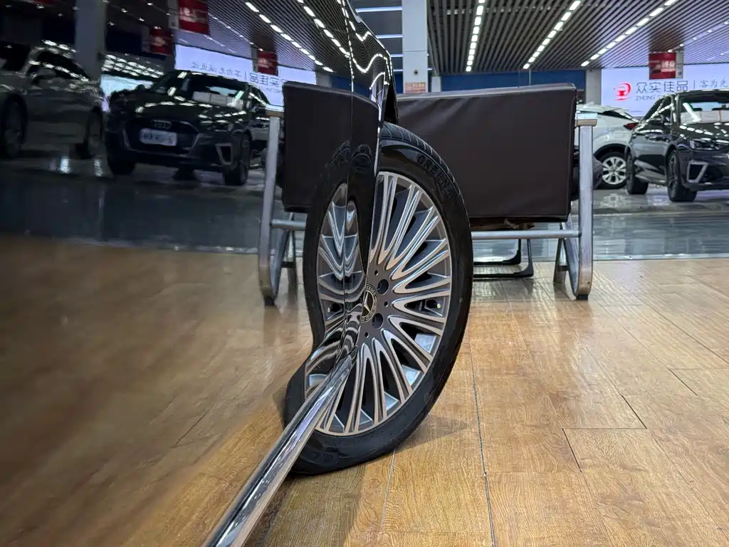 Mercedes-Benz E-Class — миниатюра 33