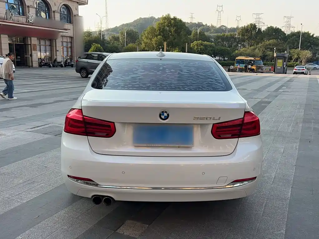 BMW 3 Series — миниатюра 23