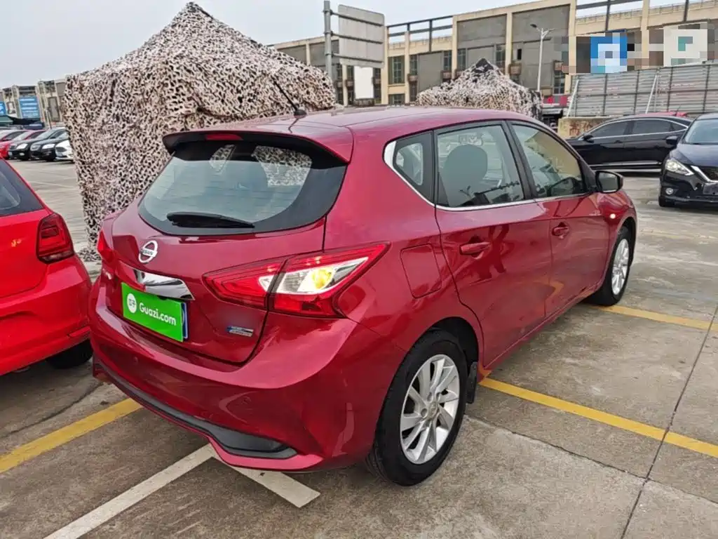 Nissan Tiida — миниатюра 7
