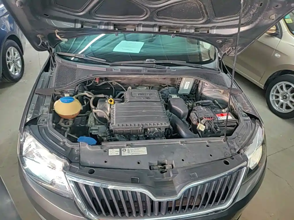 Skoda Rapid — миниатюра 20