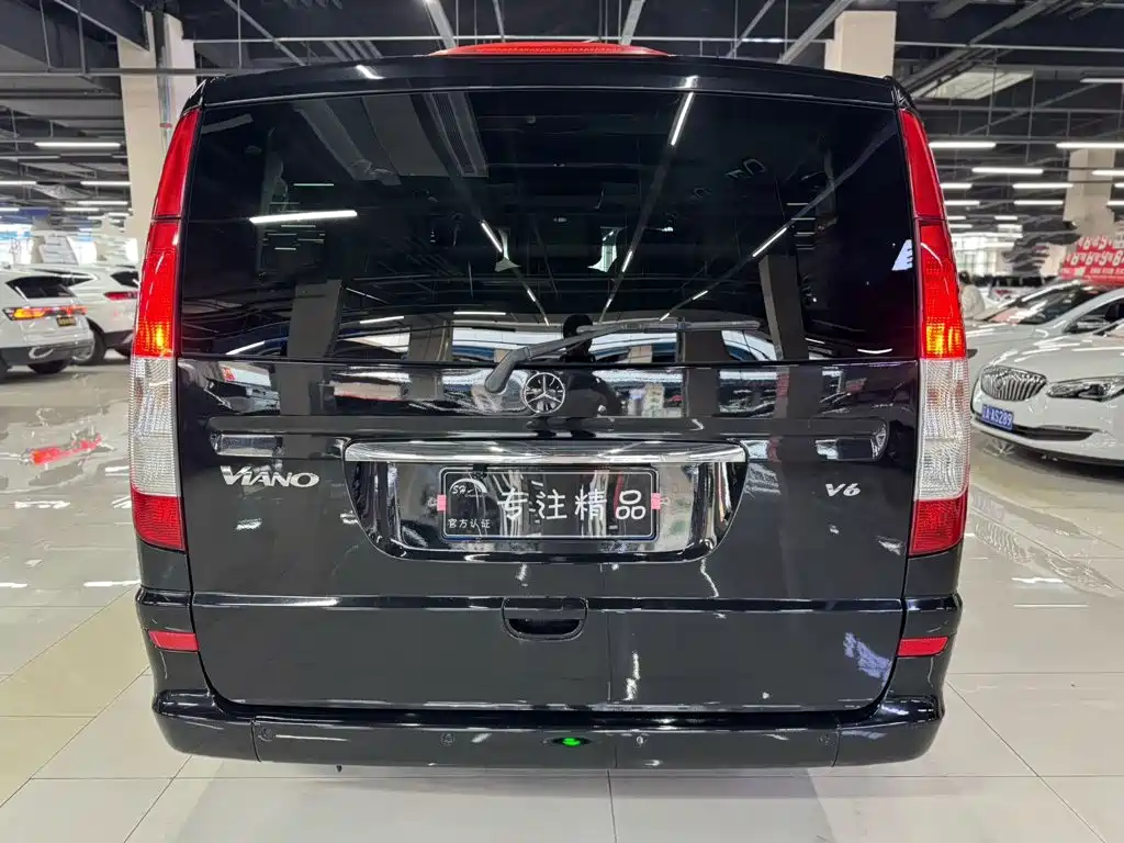 Mercedes-Benz Viano — миниатюра 8