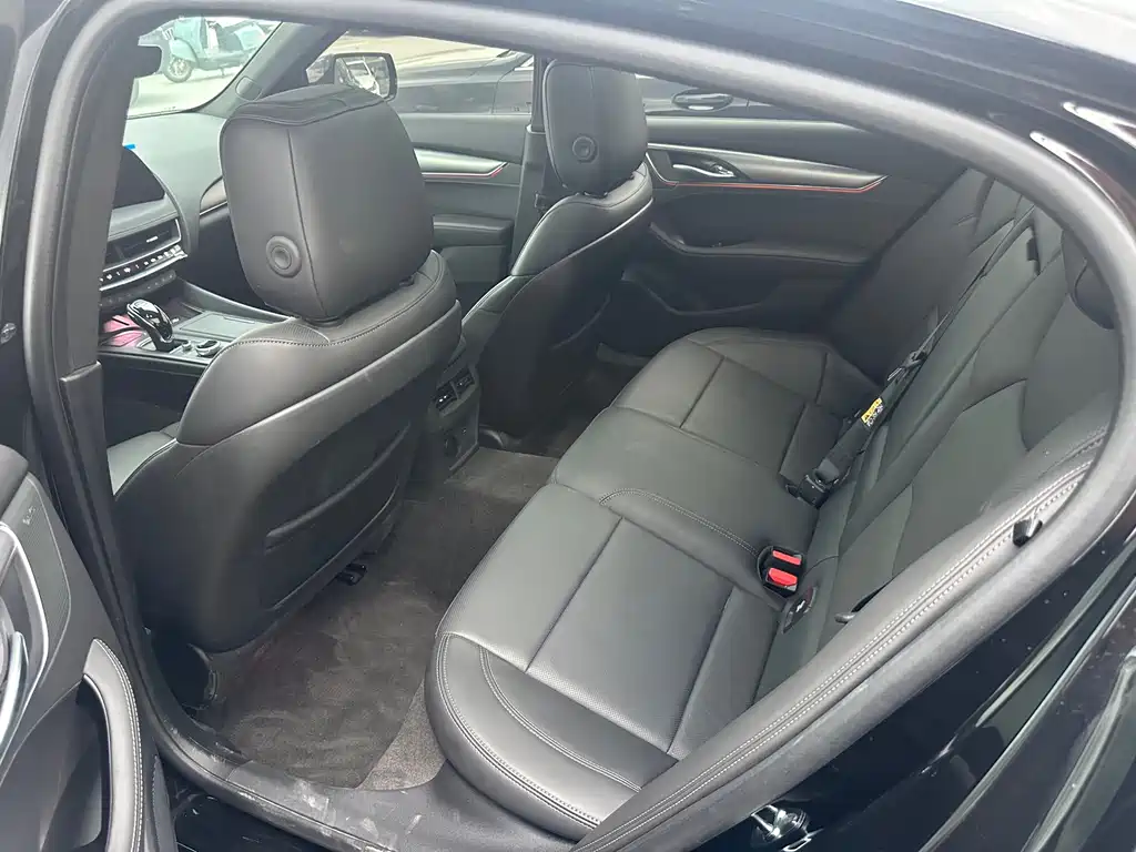 Cadillac CT5 — миниатюра 5