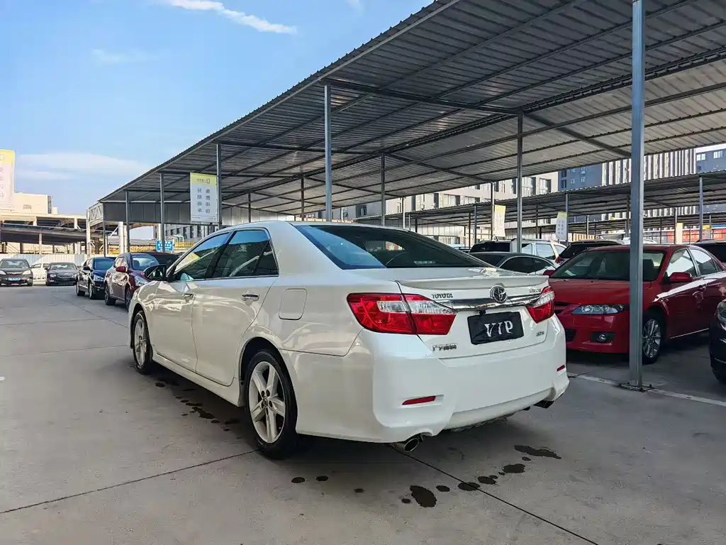 Toyota Camry — миниатюра 9
