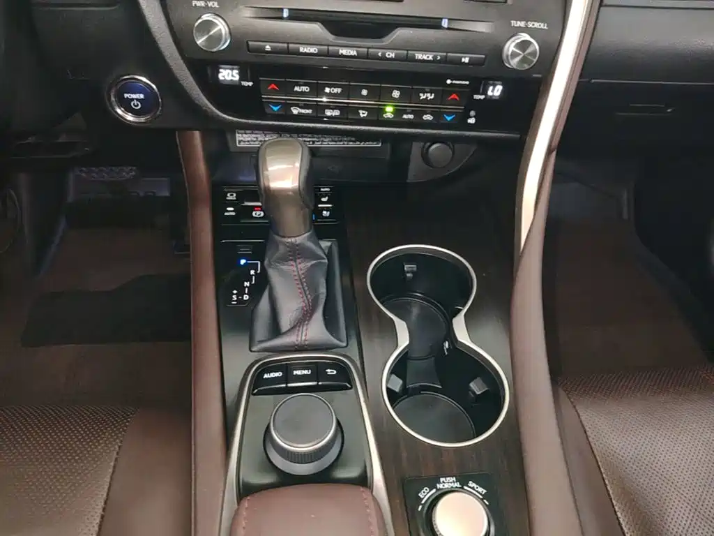 Lexus RX — миниатюра 14