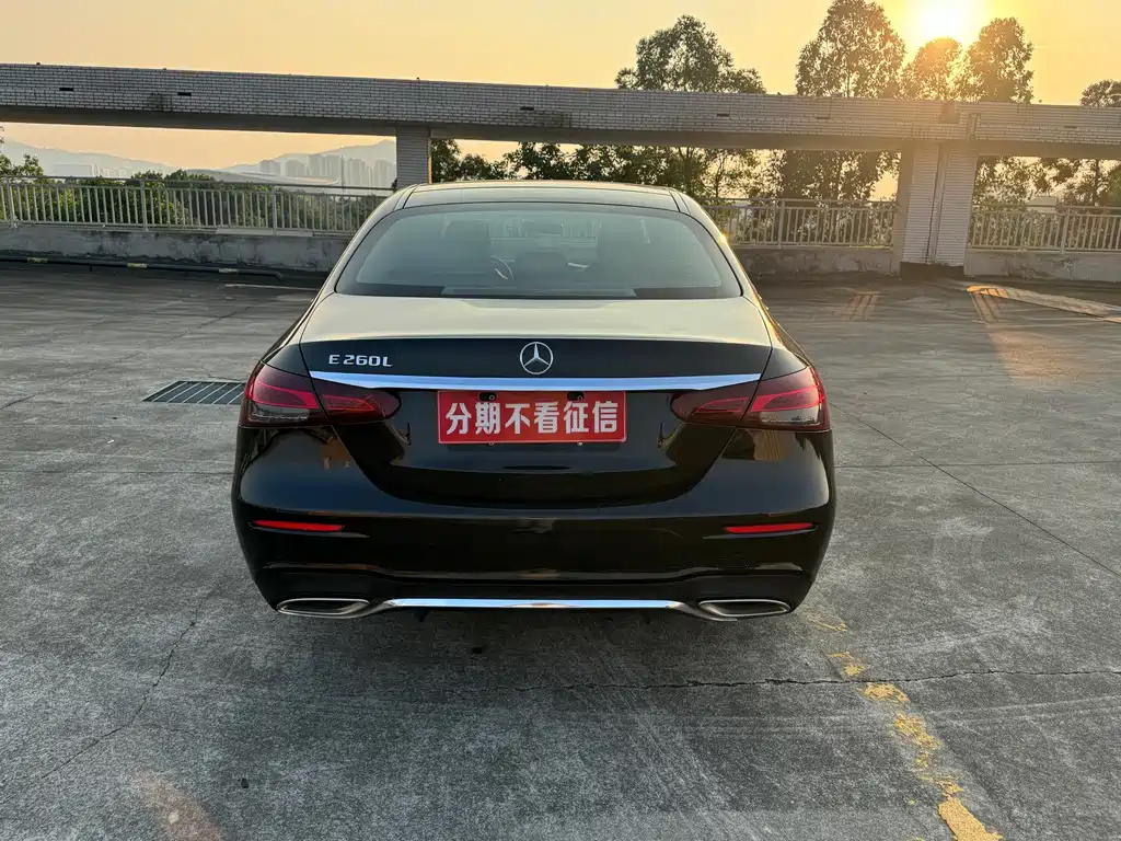 Mercedes-Benz E-Class — миниатюра 4