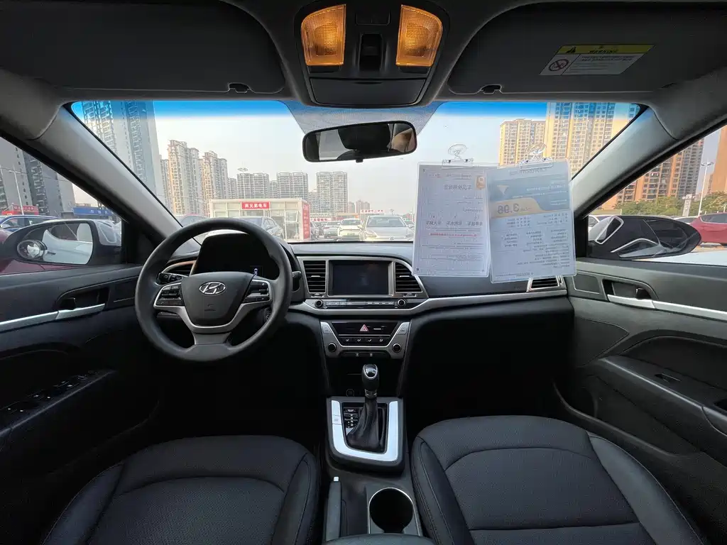 Hyundai Elantra — миниатюра 19