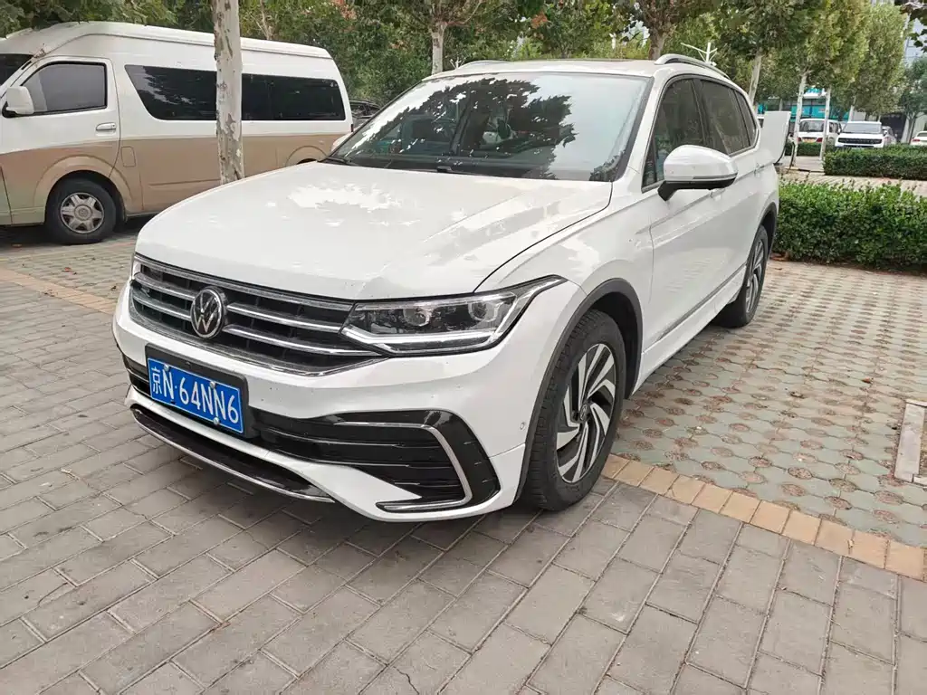Volkswagen Tiguan L — миниатюра 9