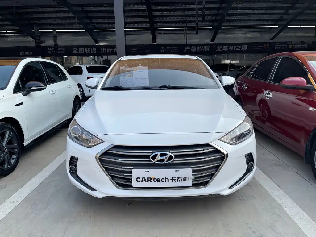Hyundai Elantra — миниатюра 11