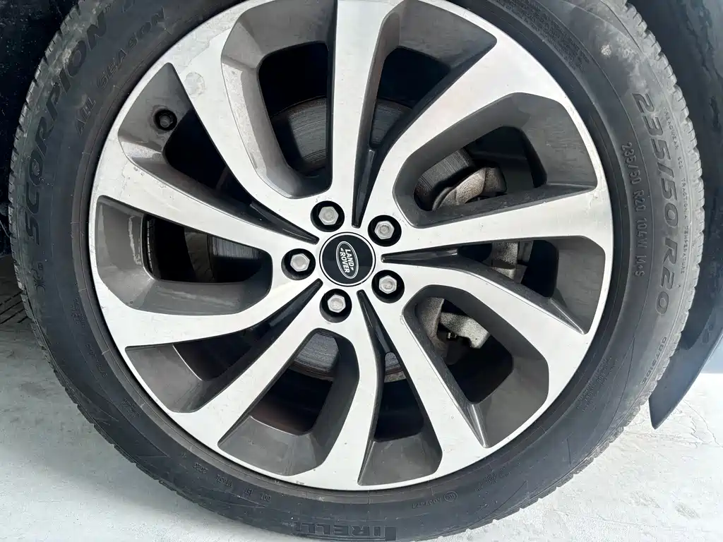 Land Rover Discovery Sport — миниатюра 25