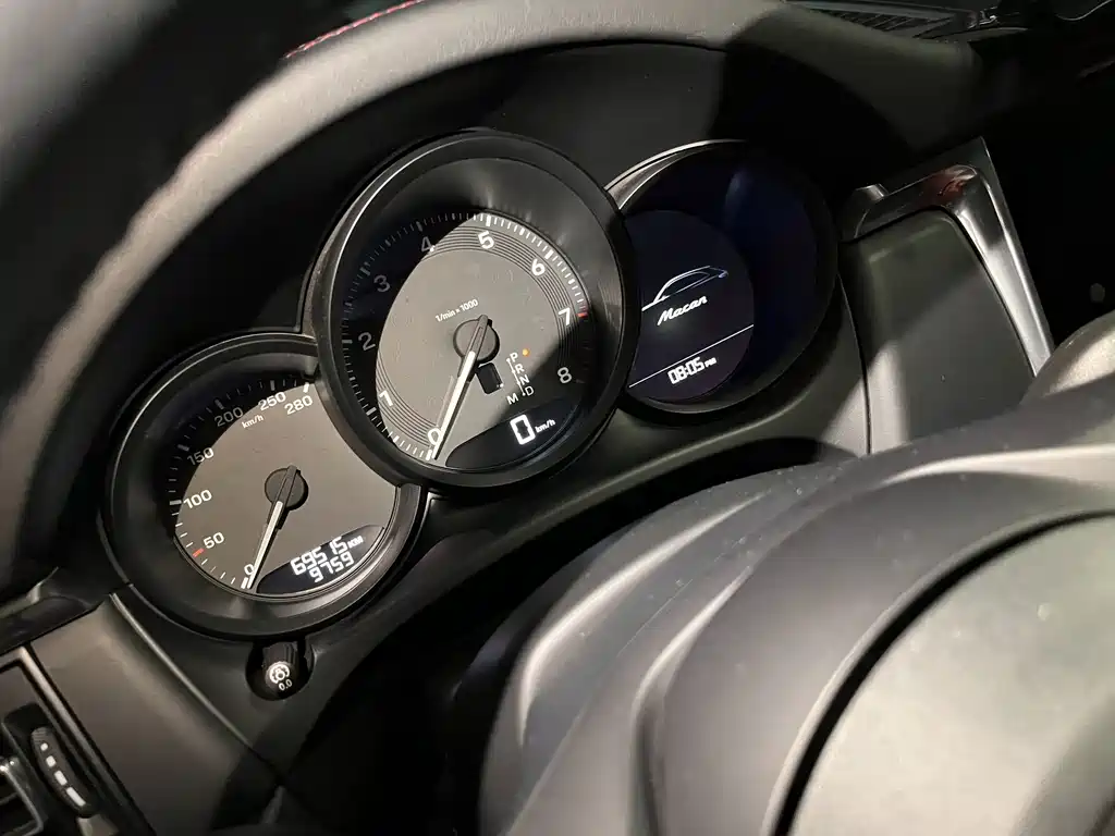 Porsche Macan — миниатюра 14