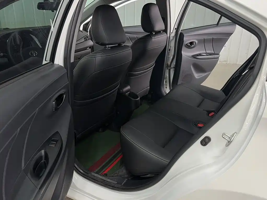 Toyota Yaris L — миниатюра 18