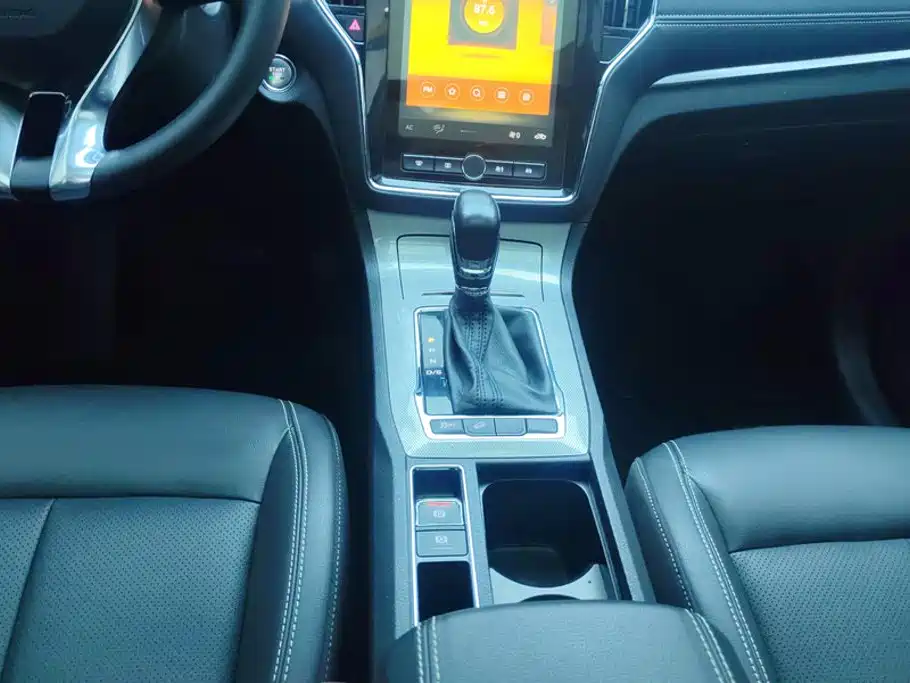 Roewe RX5 — миниатюра 16