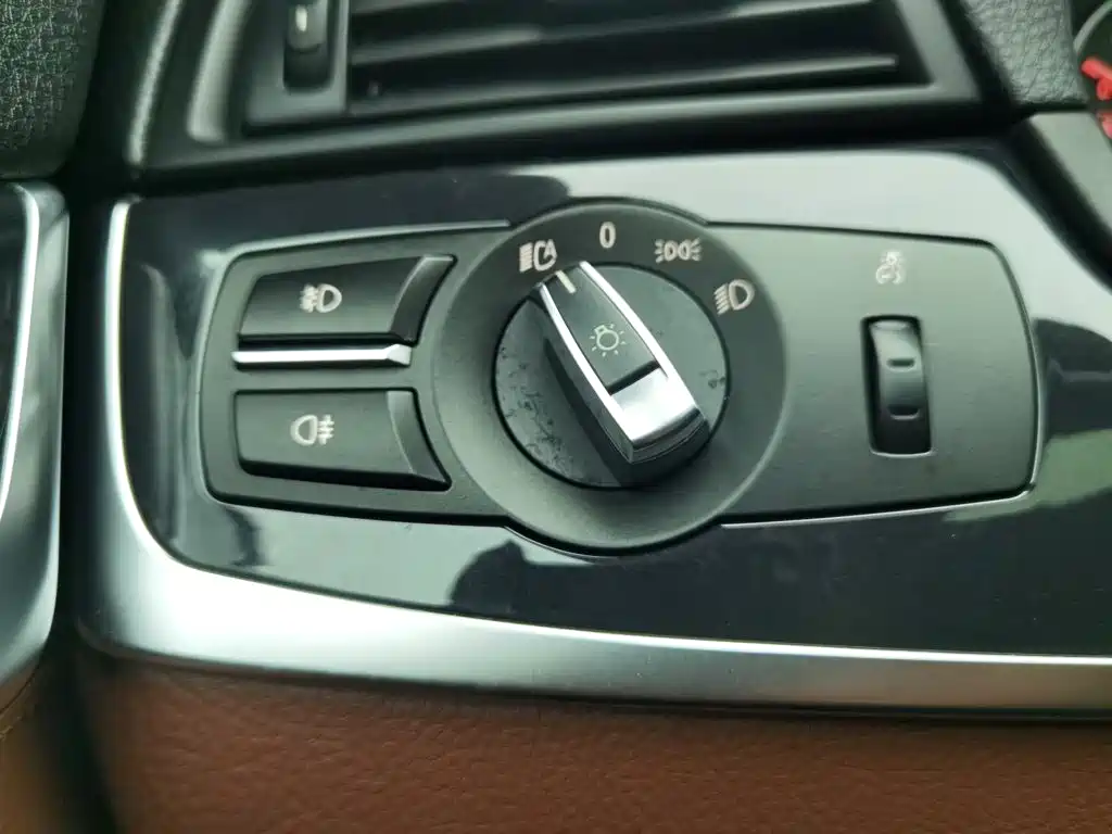 BMW 5 Series — миниатюра 21