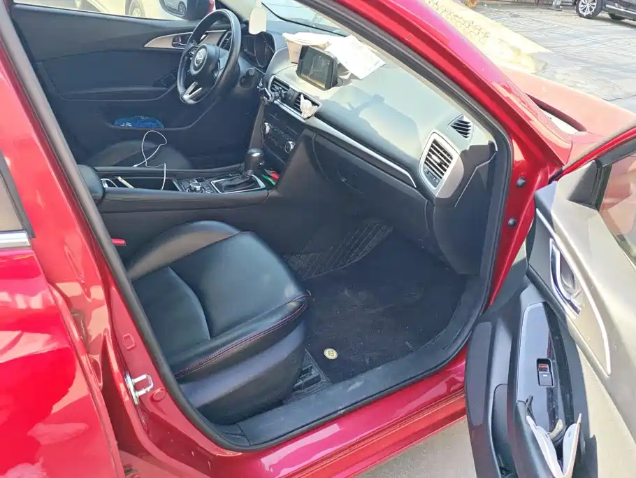 Mazda 3 Axela — миниатюра 8
