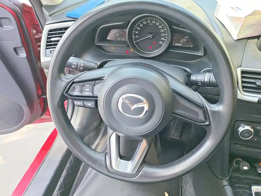 Mazda 3 Axela — миниатюра 15