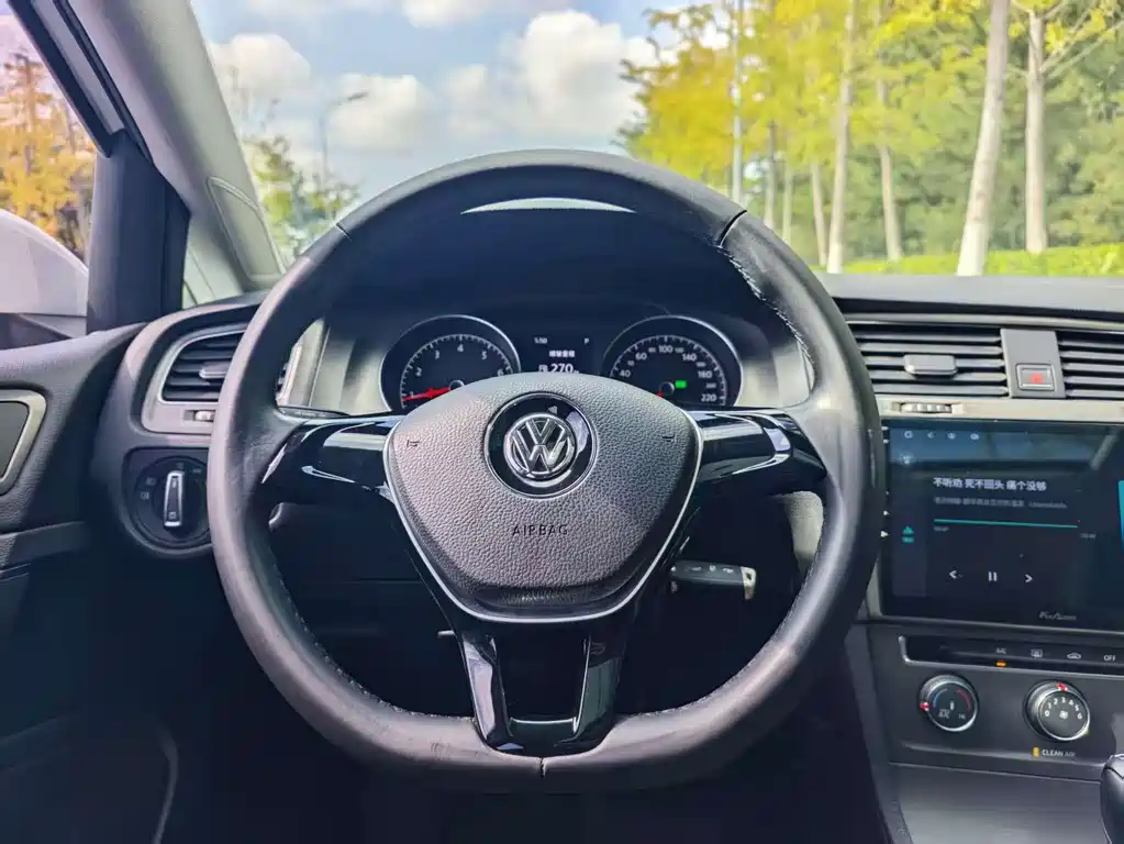 Volkswagen Golf — миниатюра 8