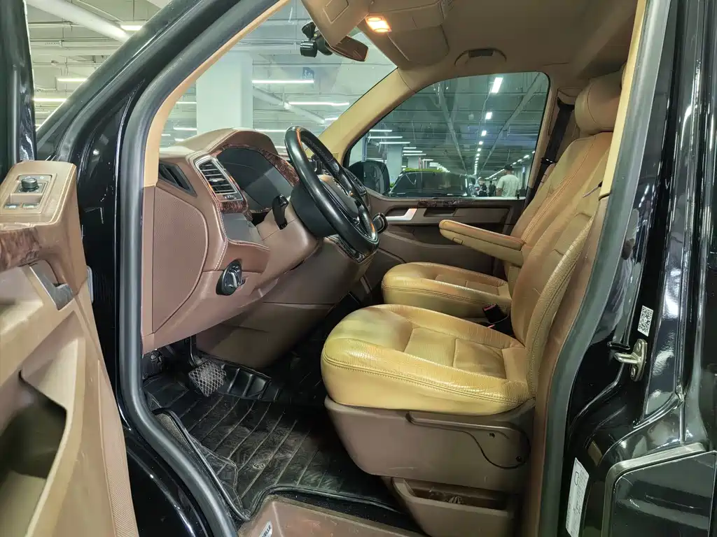 Volkswagen Caravelle — миниатюра 5
