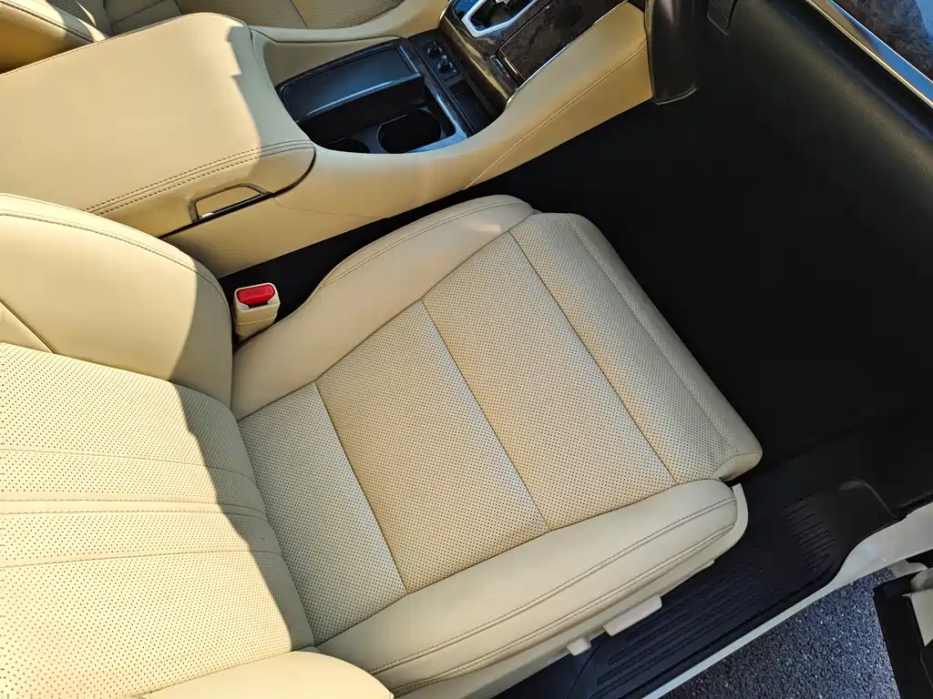 Toyota Alphard — миниатюра 11