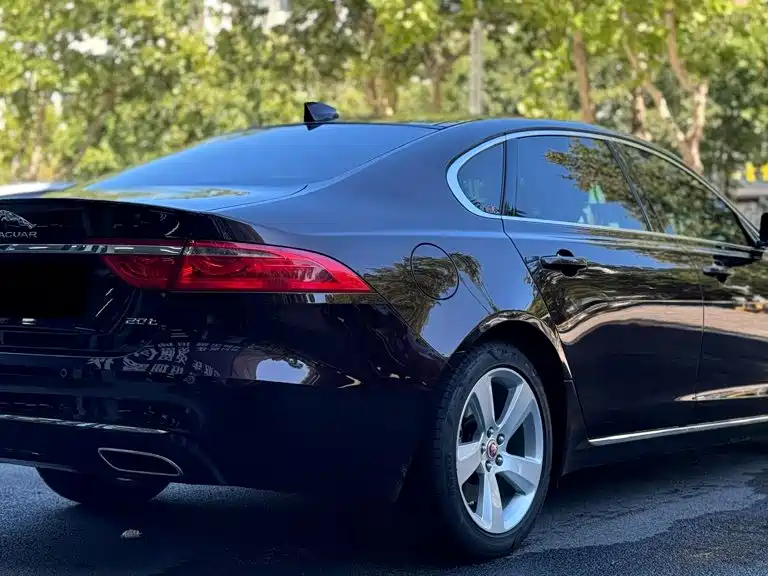 Jaguar XFL — миниатюра 7