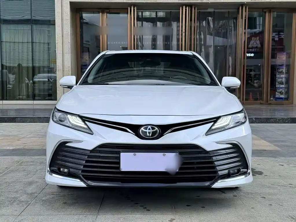 Toyota Camry — миниатюра 7