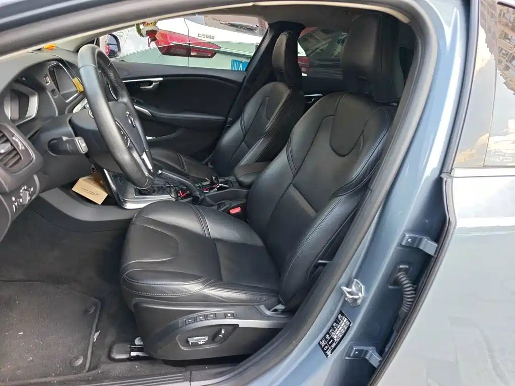 Volvo V40 — миниатюра 11