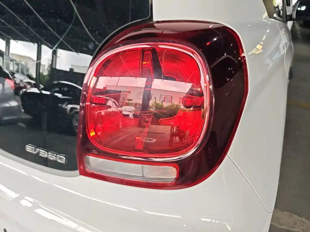 Roewe Clever — миниатюра 8