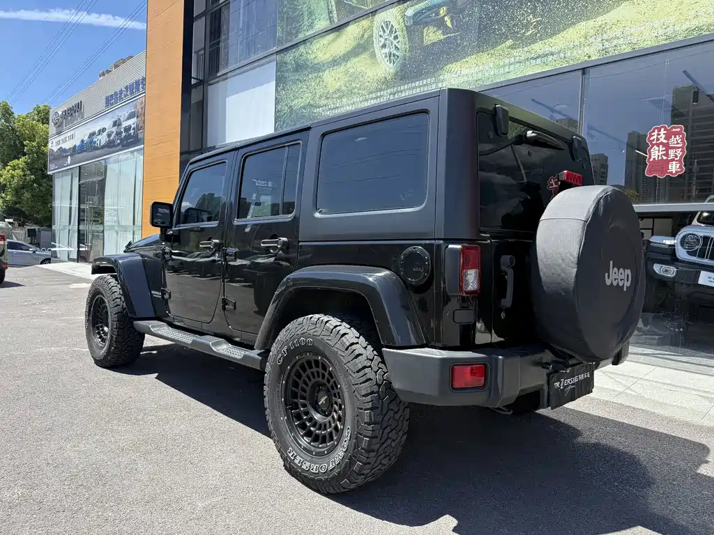 Jeep Wrangler — миниатюра 6