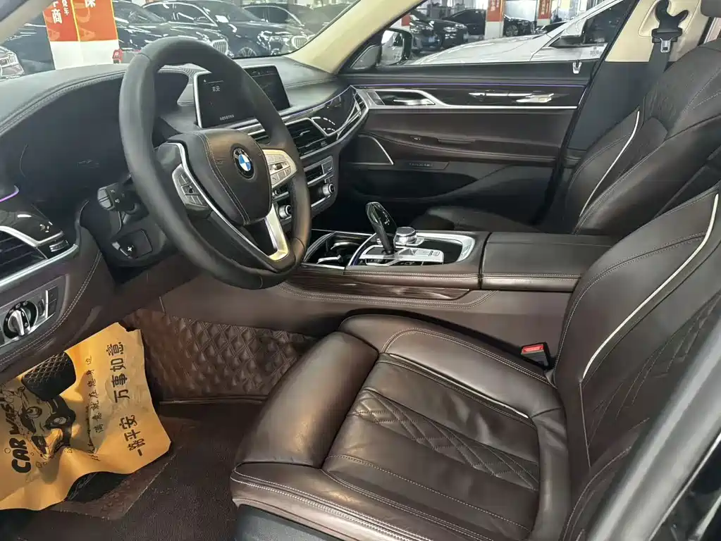 BMW 7 Series — миниатюра 7