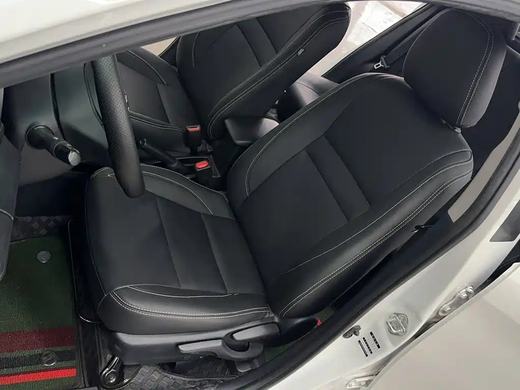 Toyota Yaris L — миниатюра 13