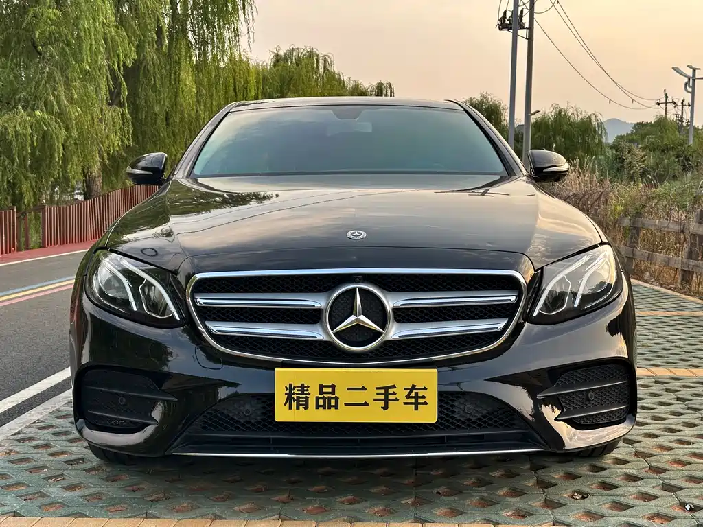 Mercedes-Benz E-Class — миниатюра 2