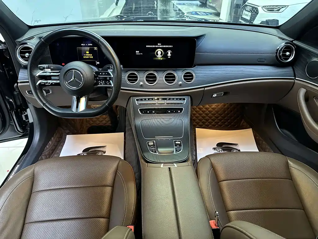 Mercedes-Benz E-Class — миниатюра 6
