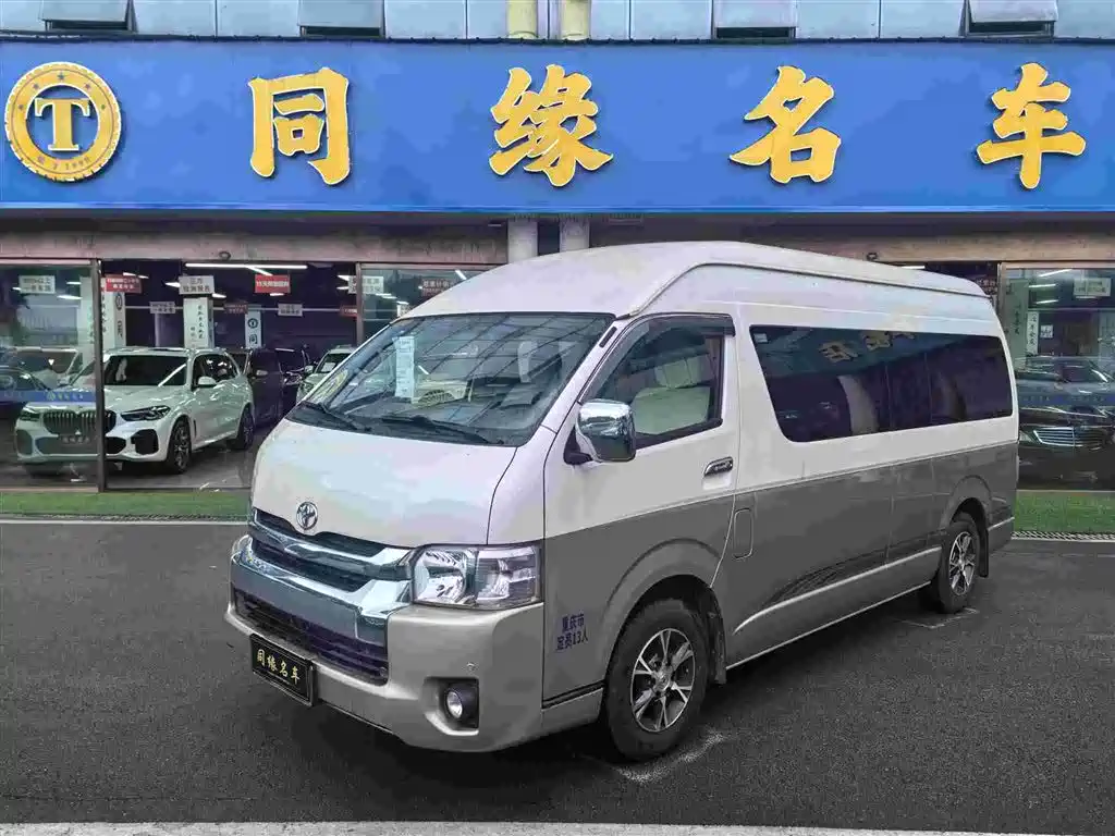Купить Toyota Hiace