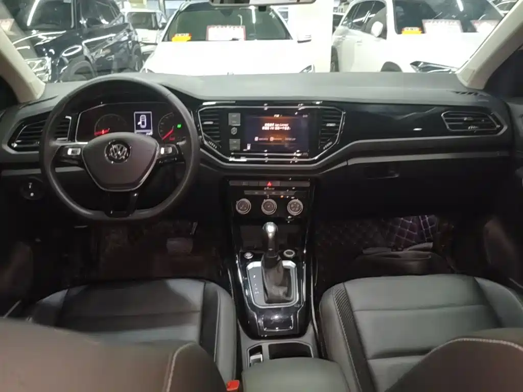 Volkswagen T-Roc — миниатюра 10