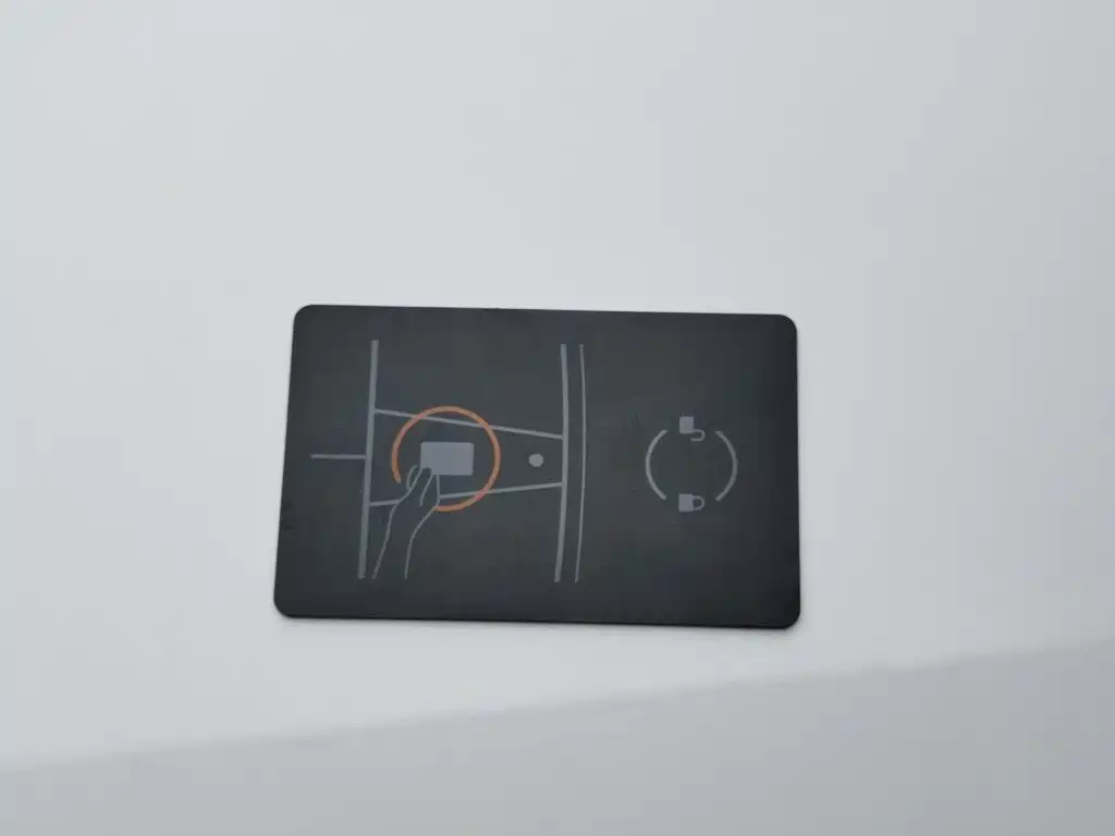 Tesla Model Y — миниатюра 19