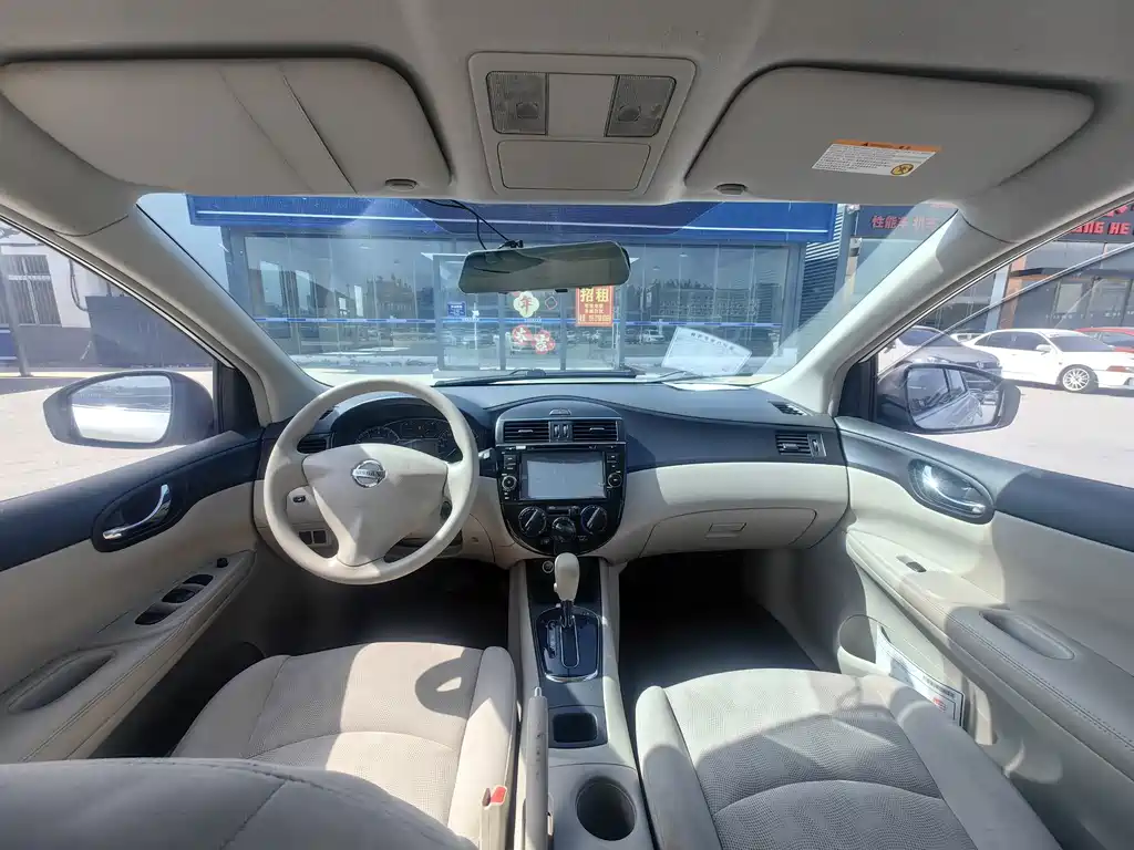 Nissan Tiida — миниатюра 8