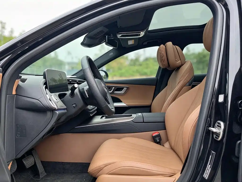 Mercedes-Benz E-Class — миниатюра 2