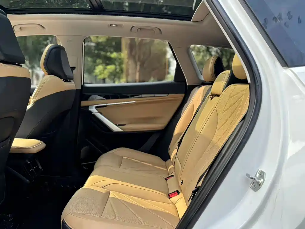 Geely Boyue L — миниатюра 7