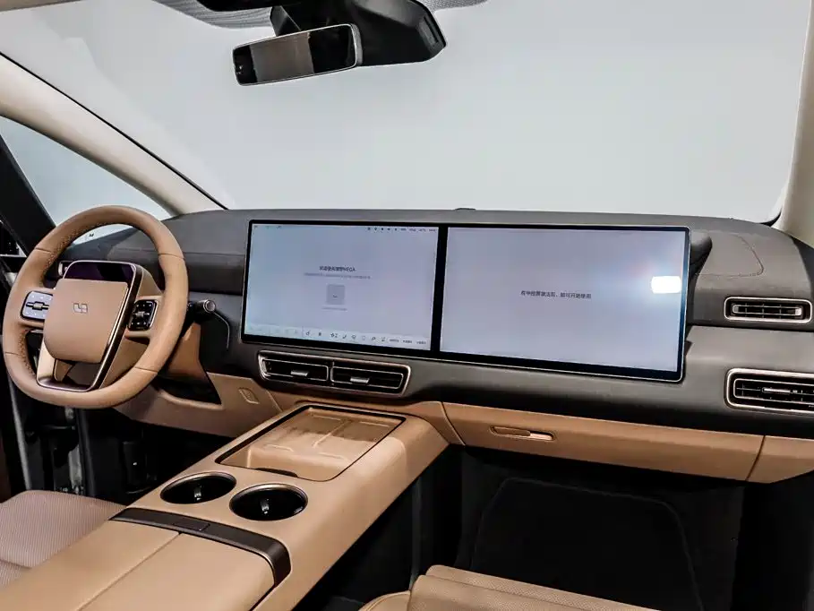 Li Auto Li MEGA — миниатюра 33
