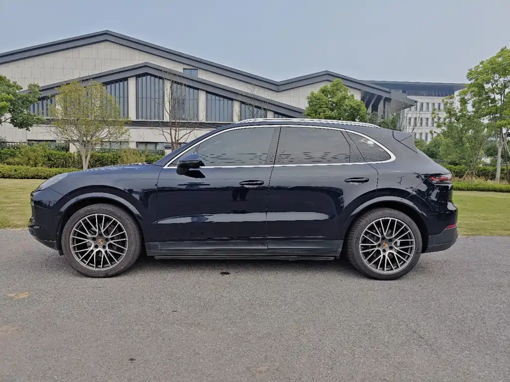 Porsche Cayenne — миниатюра 2