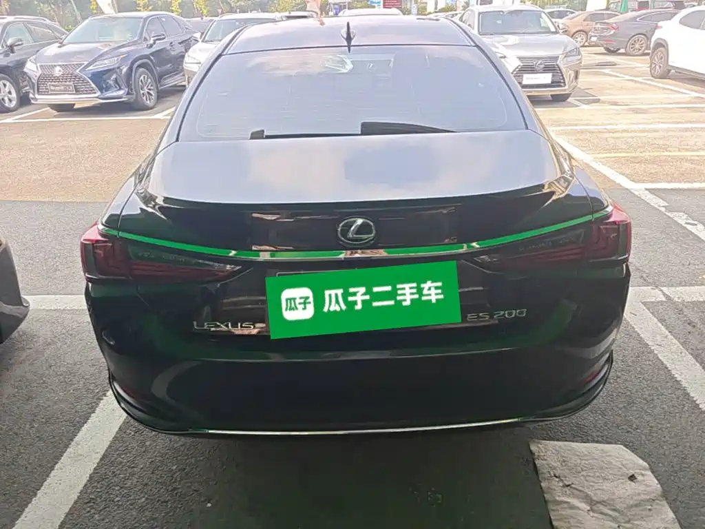 Lexus ES — миниатюра 6