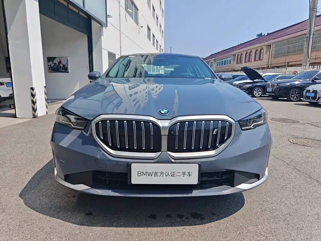BMW i5 2026